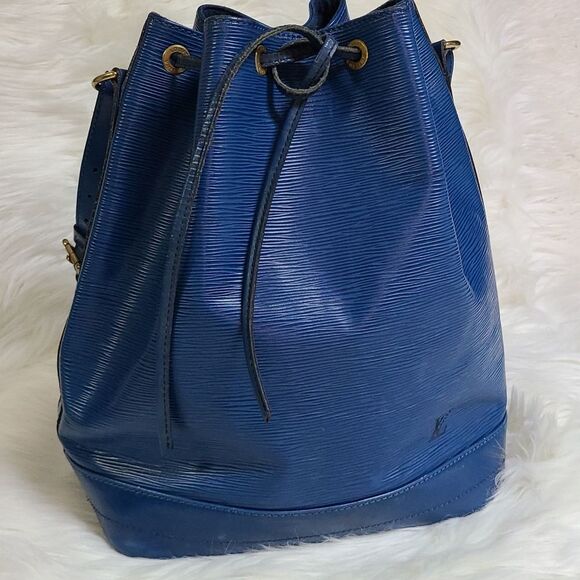 💯 Authentic Louis Vuitton Epi Noe Bag🍀 - Picture 4 of 17